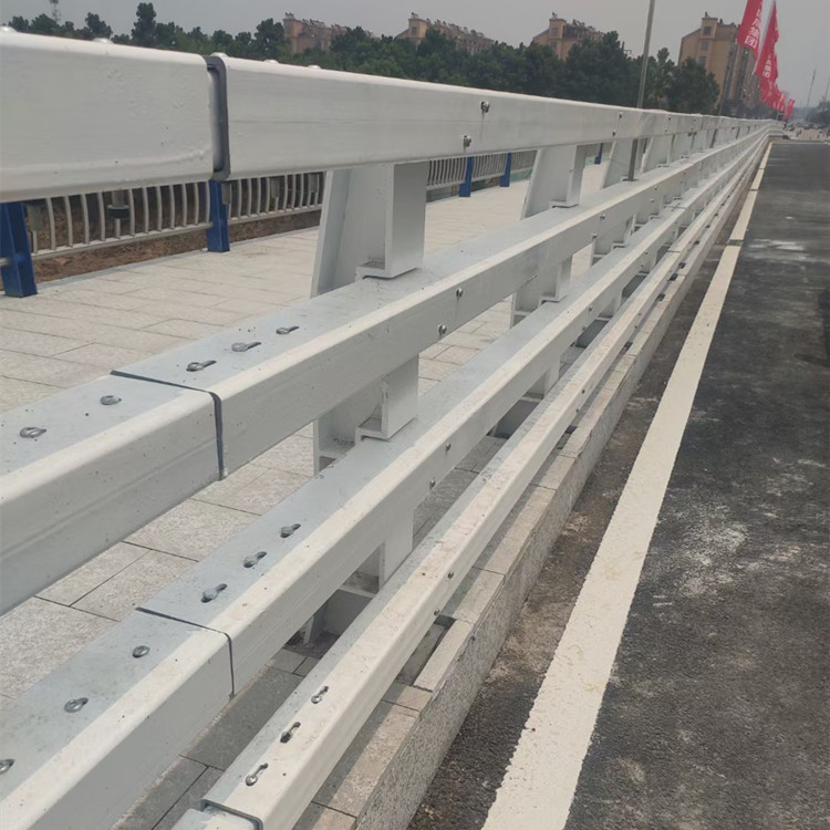 防撞護欄性能更加優異